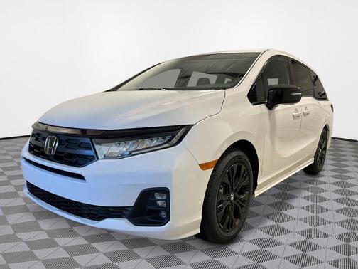 Platinum White Pearl 2026 Honda Odyssey Sport-L