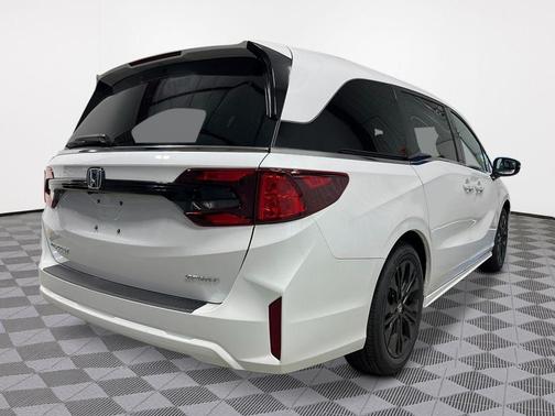 Platinum White Pearl 2026 Honda Odyssey Sport-L