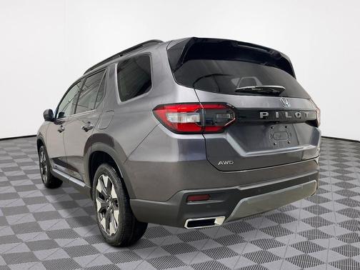 Modern Steel Metallic 2026 Honda Pilot Elite