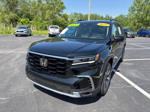 Crystal Black Pearl 2024 Honda Pilot Elite