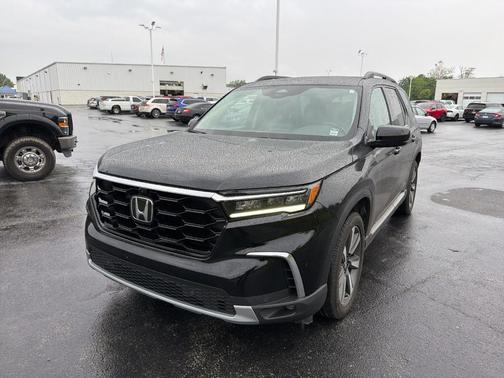 Crystal Black Pearl 2024 Honda Pilot Elite