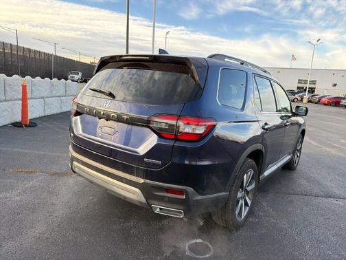 2025 Honda Pilot Touring