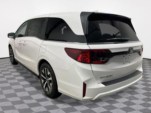 Platinum White Pearl 2026 Honda Odyssey EX-L
