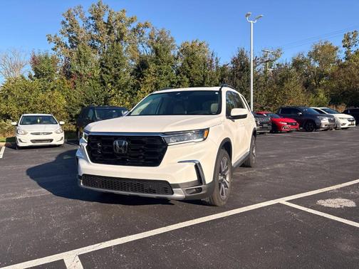 Platinum White Pearl 2025 Honda Pilot Touring