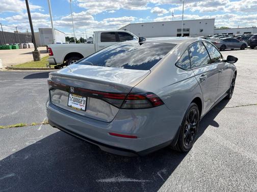 Urban Gray Pearl 2025 Honda Accord SE