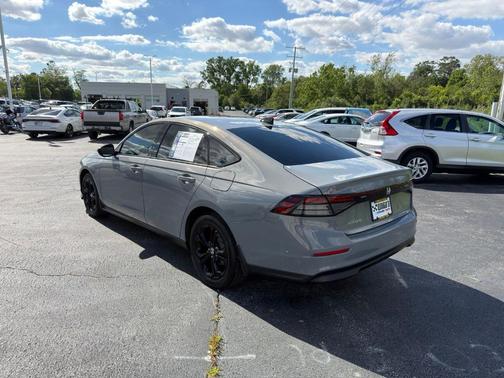 Urban Gray Pearl 2025 Honda Accord SE