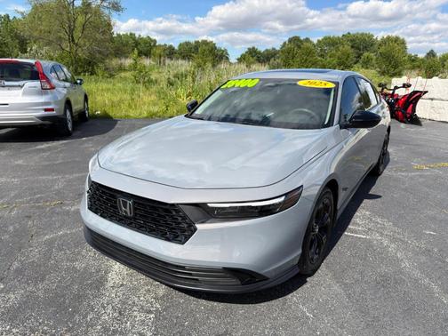 Urban Gray Pearl 2025 Honda Accord SE