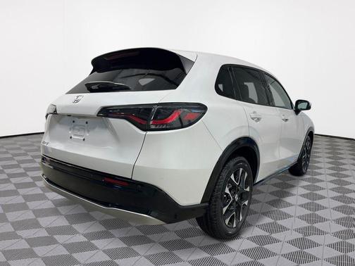 Platinum White Pearl 2026 Honda HR-V EX-L