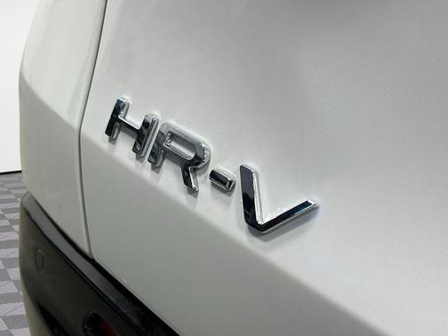 Platinum White Pearl 2026 Honda HR-V EX-L