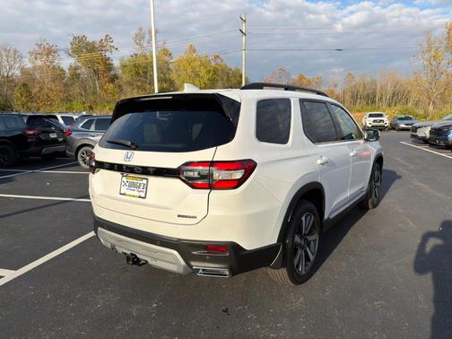 2025 Honda Pilot Touring