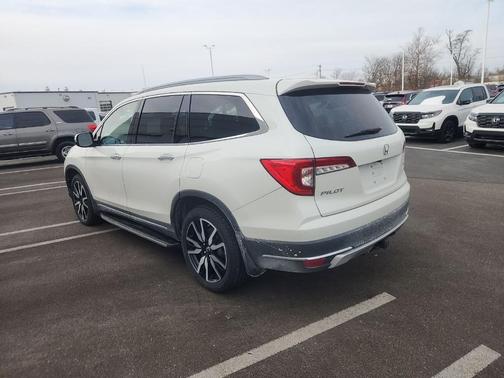 2019 Honda Pilot Touring 8-Passenger