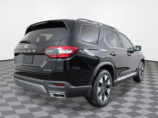 Crystal Black Pearl 2026 Honda Pilot Elite