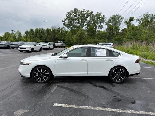 White 2023 Honda Accord Hybrid Touring