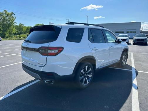 2025 Honda Pilot Touring