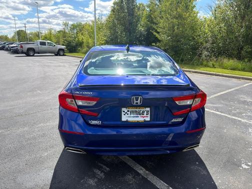 Still Night Pearl 2021 Honda Accord Sport SE