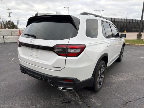 2023 Honda Pilot Touring