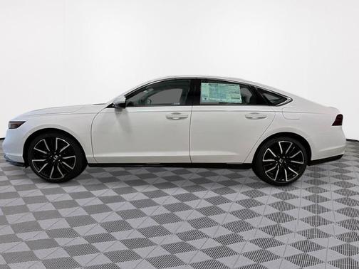 Platinum 2026 Honda Accord Hybrid Touring