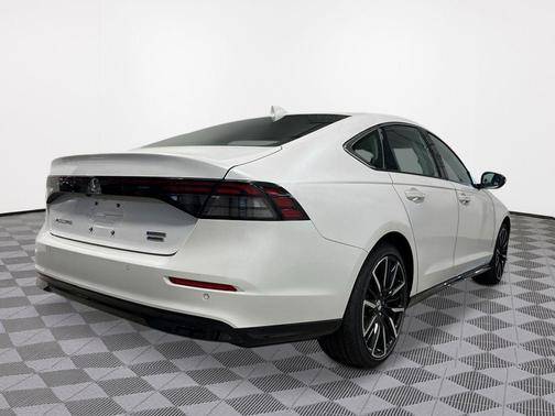 Platinum 2026 Honda Accord Hybrid Touring