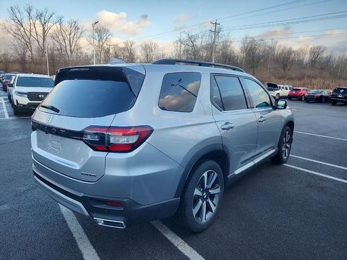2024 Honda Pilot Touring