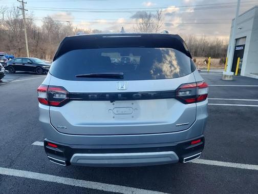 2024 Honda Pilot Touring