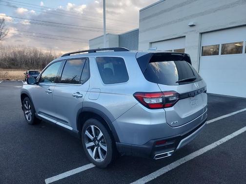 2024 Honda Pilot Touring