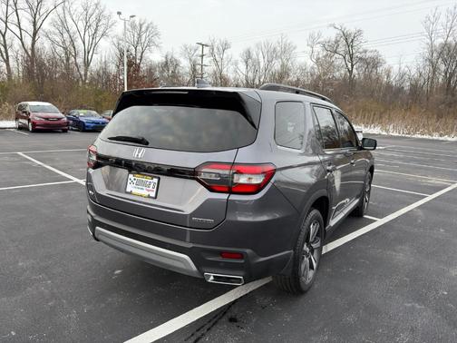 2024 Honda Pilot Touring