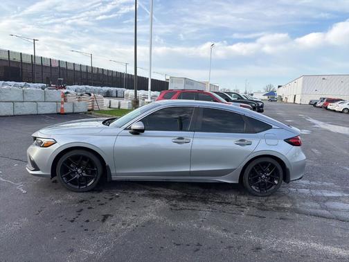 Silver 2022 Honda Civic EX-L