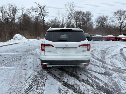 2022 Honda Pilot Touring 7-Passenger