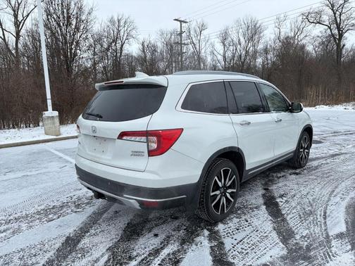 2022 Honda Pilot Touring 7-Passenger