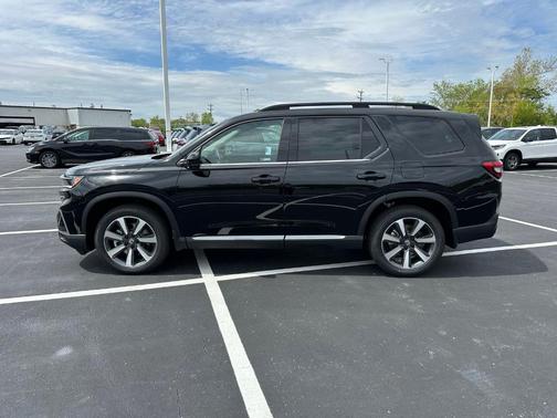 2025 Honda Pilot Touring