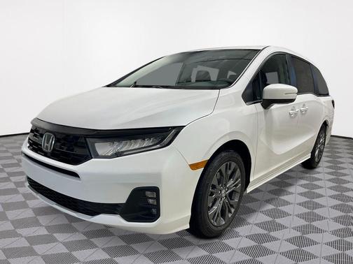 Platinum White Pearl 2026 Honda Odyssey Touring