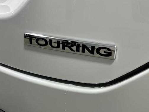 Platinum 2026 Honda Pilot Touring