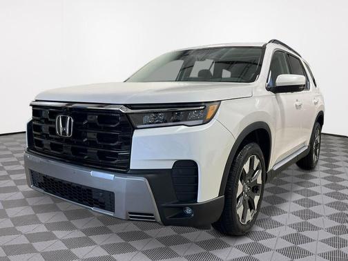 Platinum 2026 Honda Pilot Touring