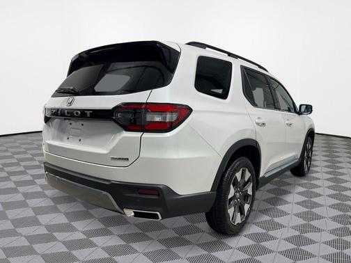 Platinum 2026 Honda Pilot Touring