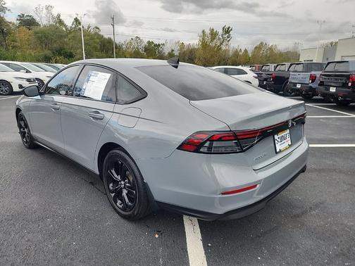 Urban Gray Pearl 2025 Honda Accord SE