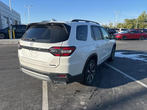 2024 Honda Pilot Touring