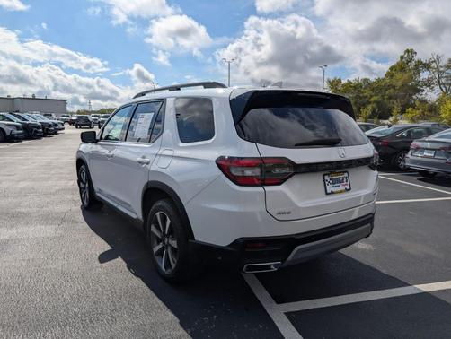 2024 Honda Pilot Touring