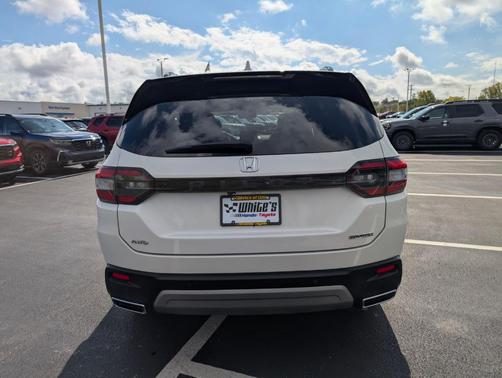 2024 Honda Pilot Touring