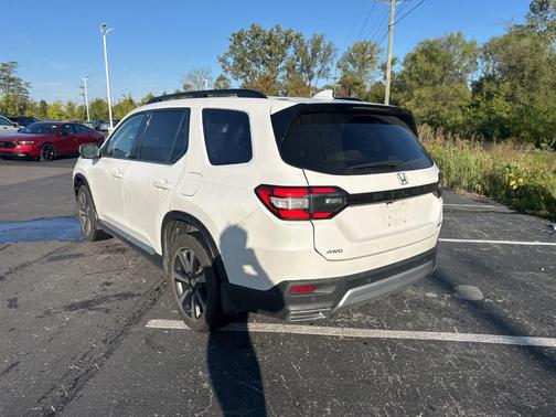 2024 Honda Pilot Touring