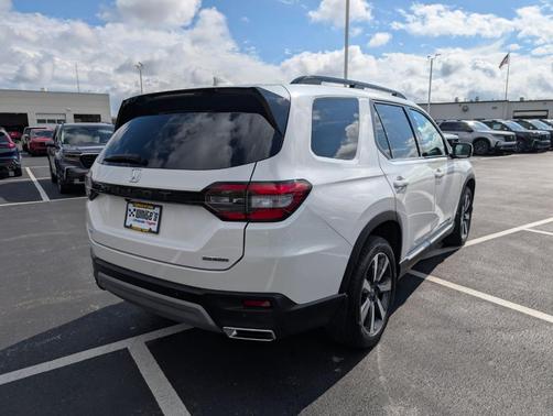2024 Honda Pilot Touring