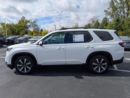 2024 Honda Pilot Touring