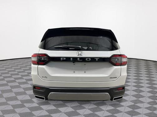 Platinum 2026 Honda Pilot Touring