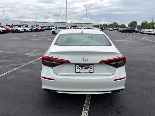 White 2023 Honda Civic Sport