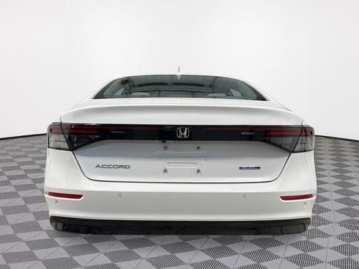 Platinum White Pearl 2026 Honda Accord Hybrid EX-L