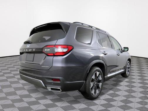 Modern Steel Metallic 2026 Honda Pilot Touring