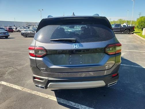Gray 2025 Honda Pilot Elite