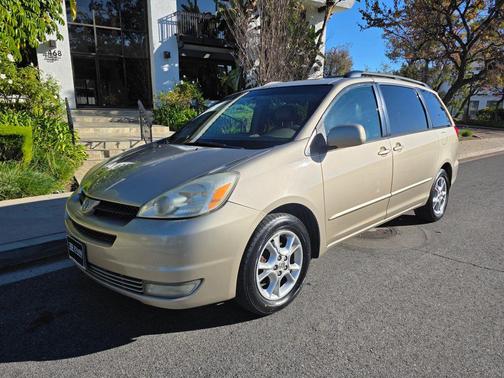 2005 Toyota Sienna XLE
