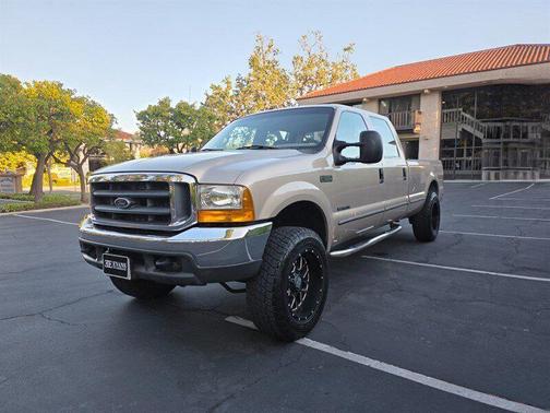 Light Prairie Tan Clearcoat Metallic 1999 Ford F-250 XLT
