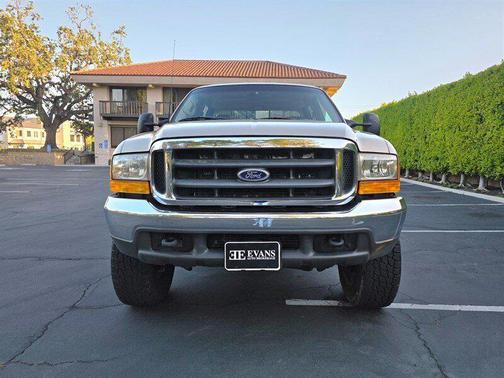 Light Prairie Tan Clearcoat Metallic 1999 Ford F-250 XLT