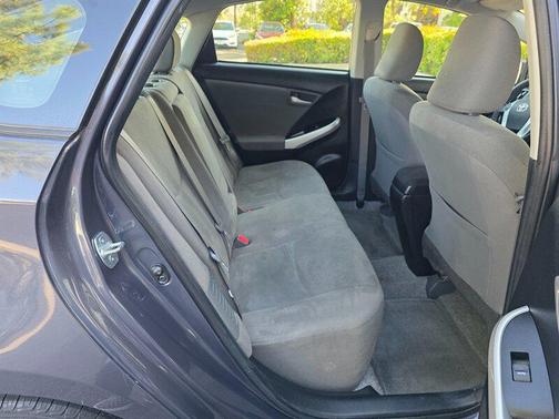 Winter Gray Metallic 2015 Toyota Prius Two